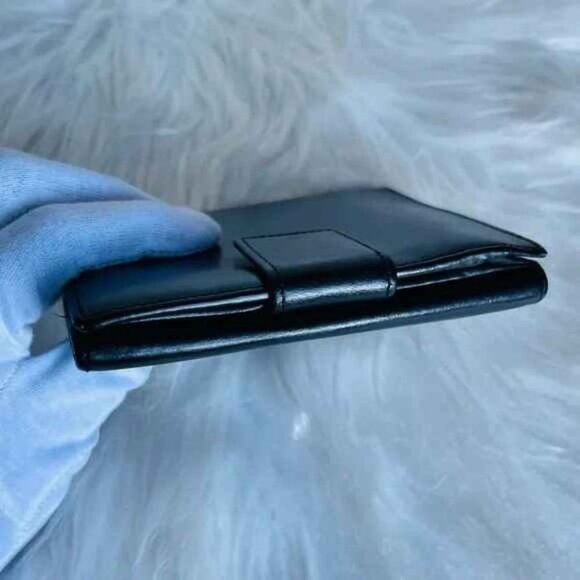 Authentic Vintage Gucci Leather Bifold Wallet - Picture 6 of 13